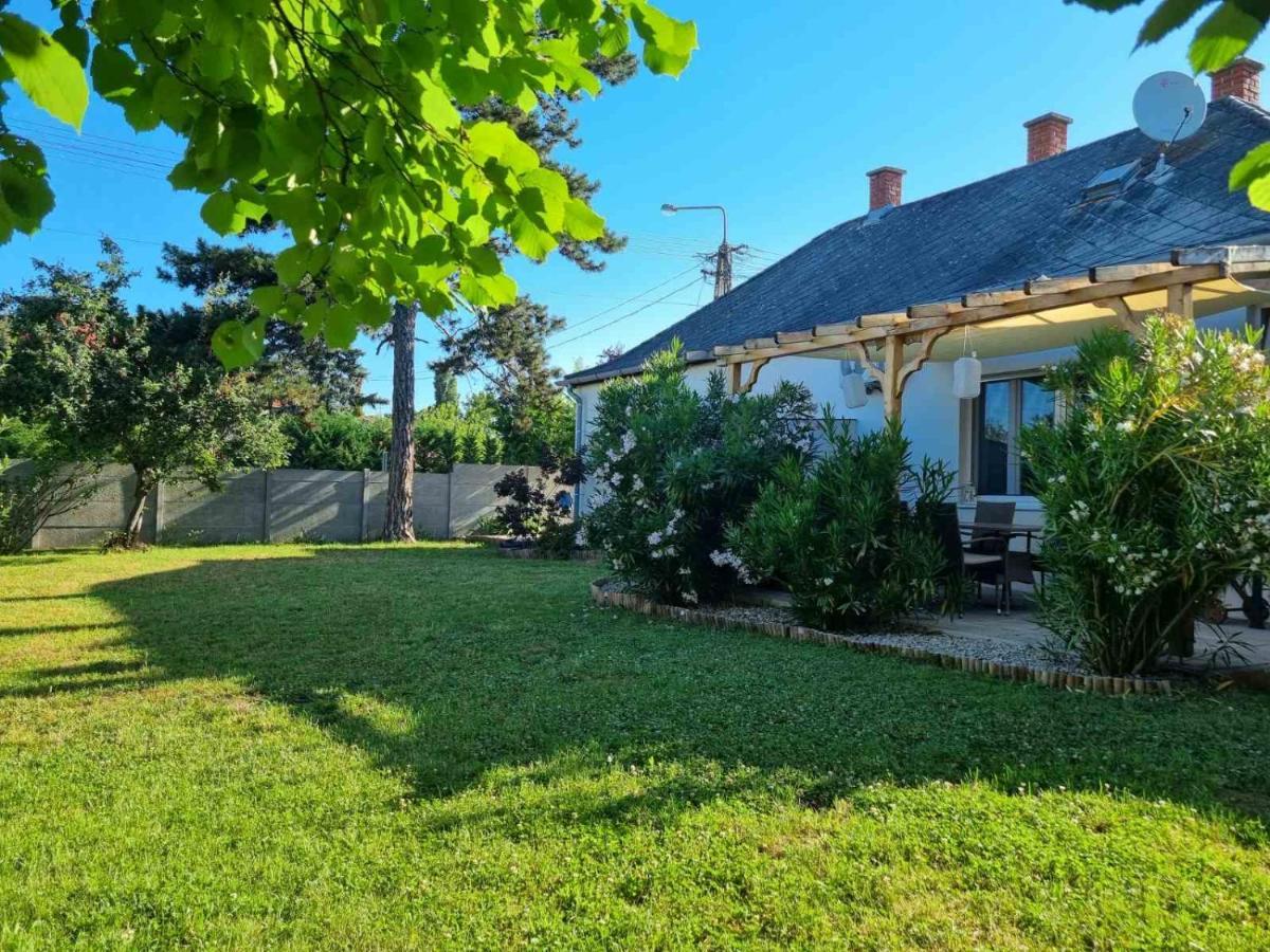Nívó Apartman Siófok Balatonszabadi Exterior foto